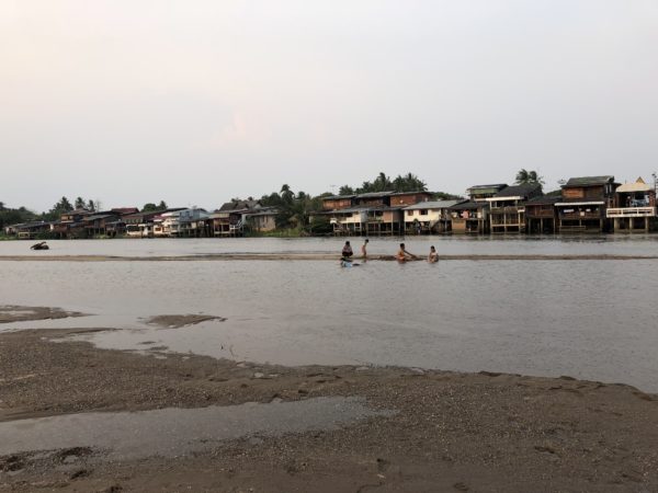 ピング川の浅瀬